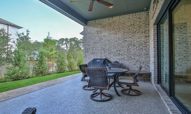 Building Photo - 902 Falcon Hollow Ln