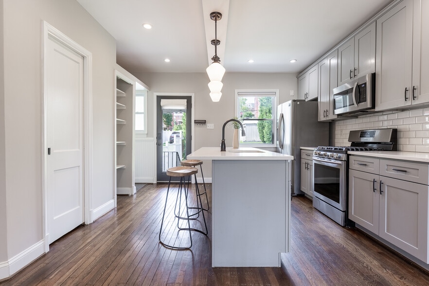 Main Floor-Kitchen - 3922 E Capitol St NE