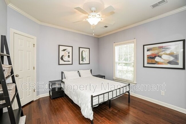 Building Photo - 1202 Grove Park Dr