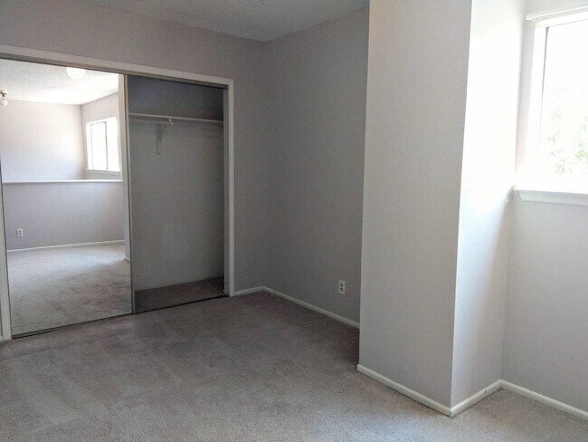 Building Photo - Two Bedroom Two Story Townhome In Amazing ...