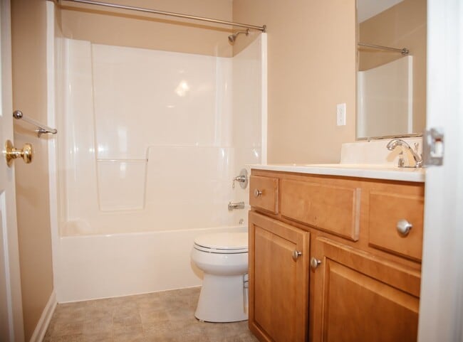 Building Photo - 465 Sunday Dr