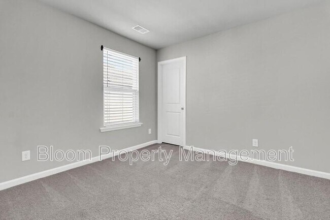 Building Photo - 640 Chigwell Springs Ln