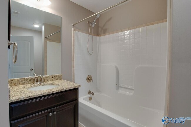 Building Photo - 512 Summer Cove Cir NW