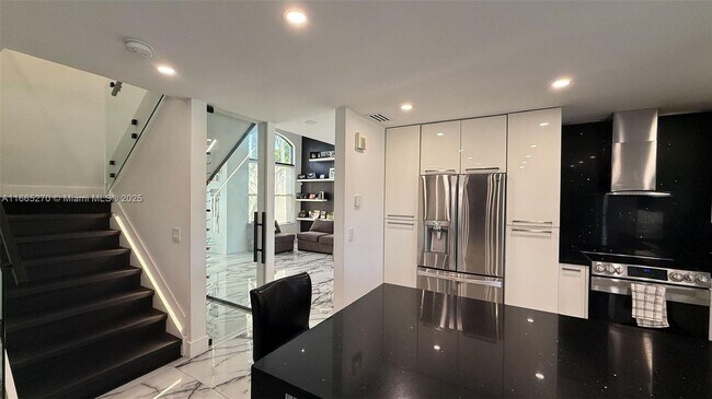 Building Photo - 1211 SW 178th Way