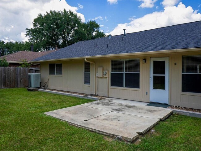 Building Photo - 19627 Westbridge Ln
