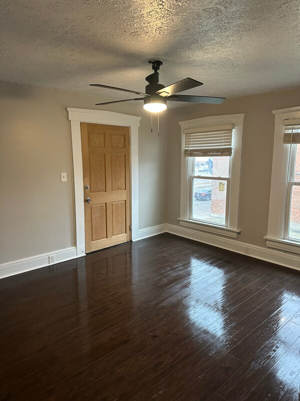 Building Photo - 225 Main St