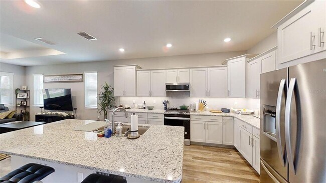 Building Photo - 5655 SW 78th Ave Rd
