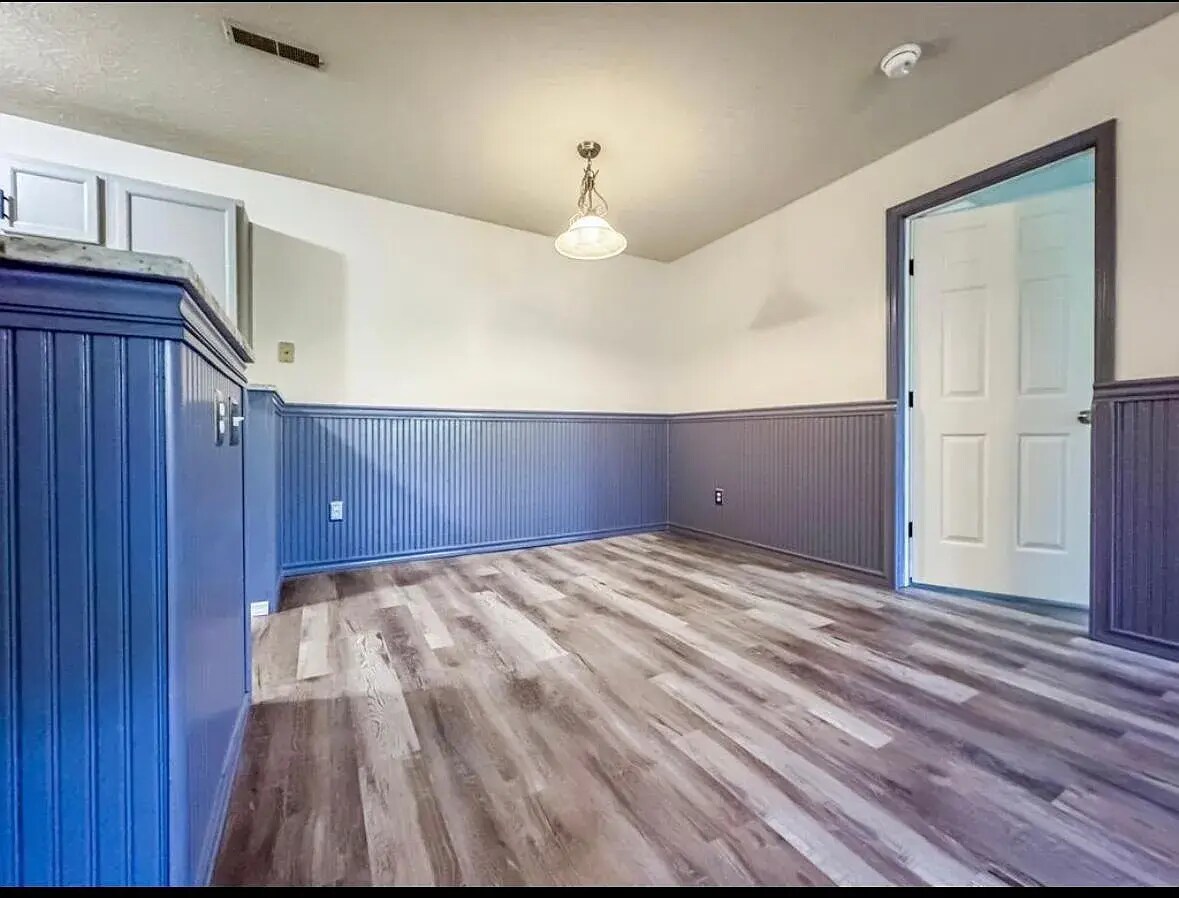 Building Photo - 648 Friars Ln