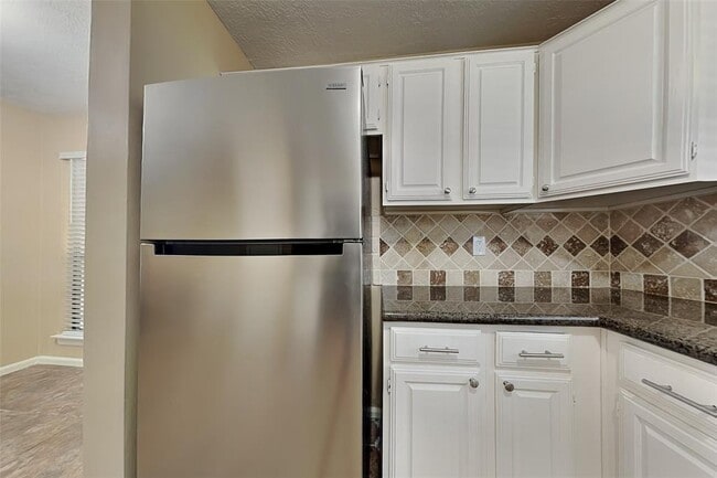 Building Photo - 151 E Pathfinders Cir