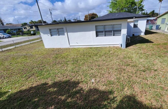 Building Photo - 10490 SW 173rd Terrace