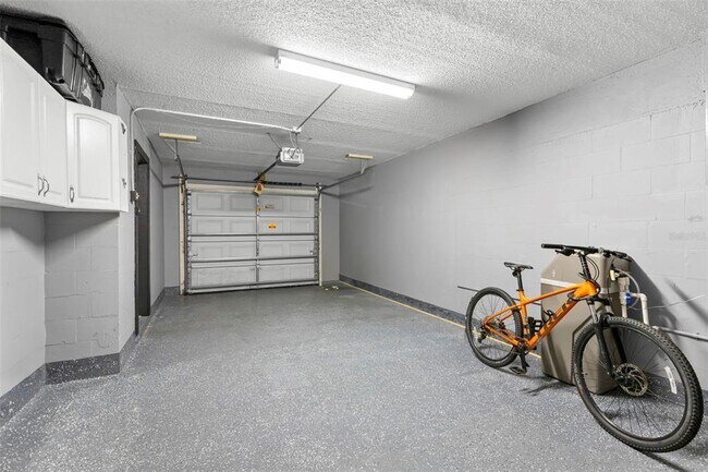 Building Photo - 255 Capri Cir N