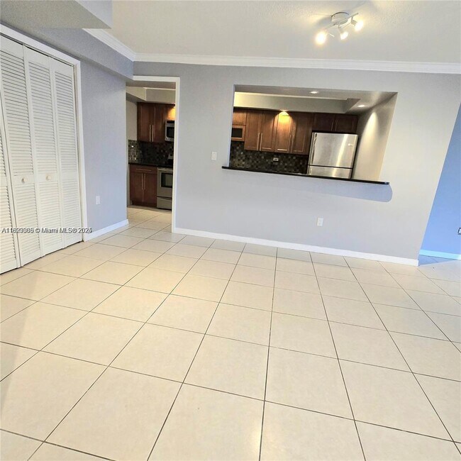 Building Photo - 18071 Biscayne Blvd