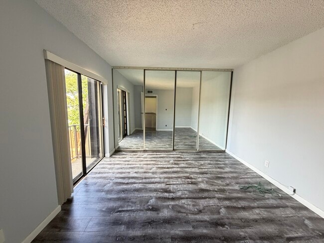 Building Photo - 731 Springdale Cir