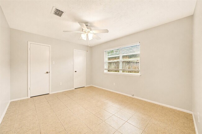 Building Photo - 10123 Kent Towne Ln