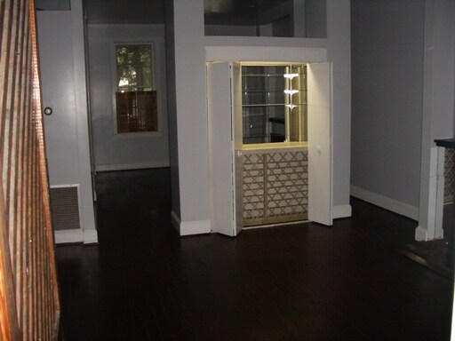 Building Photo - 412 E Liberty St
