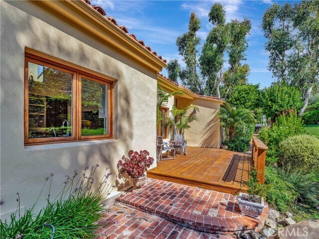 Building Photo - 3635 Serra Rd