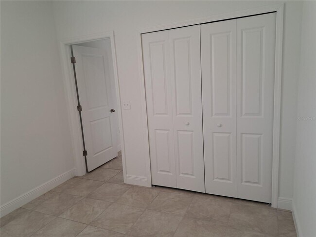 Building Photo - 16558 SW 30th Ter Rd