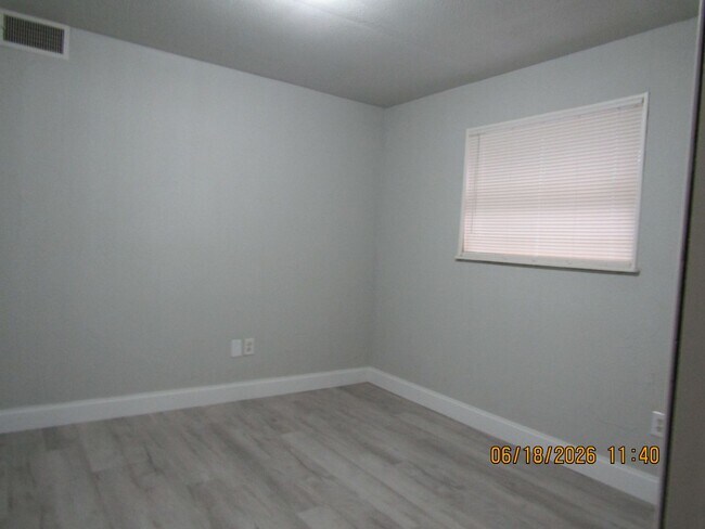 Building Photo - Freshly Painted/New Flooring home located closed to downtown Lawton/Ft. Sill