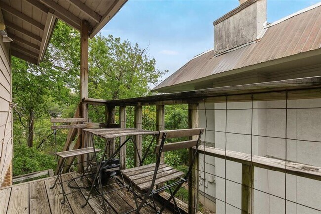 Building Photo - 6307B Shadow Valley Dr