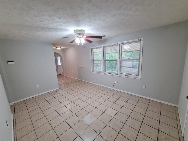 Building Photo - 1163 Cottondale Rd