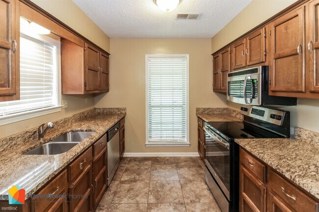 Building Photo - 3 br, 2 bath House - 6708 Henredon Dr