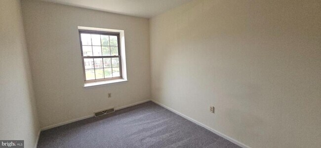 Building Photo - 229 Ritter Pl