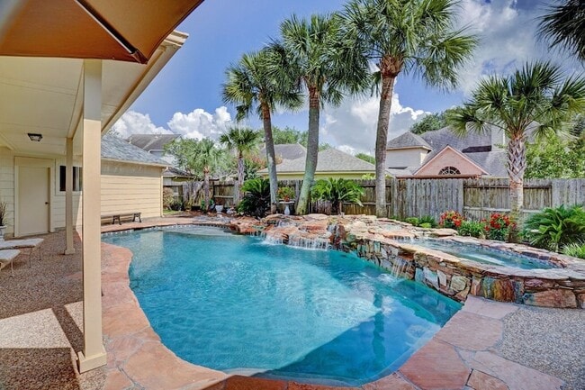 Building Photo - 5307 Summerland Ridge Ct