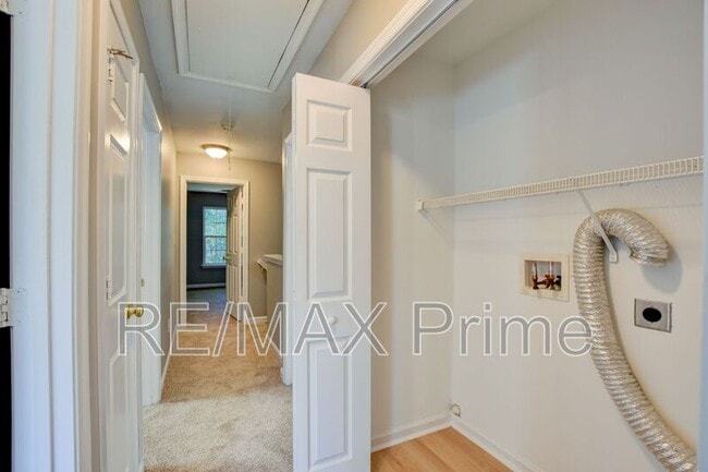 Building Photo - 960 Railroad Ave