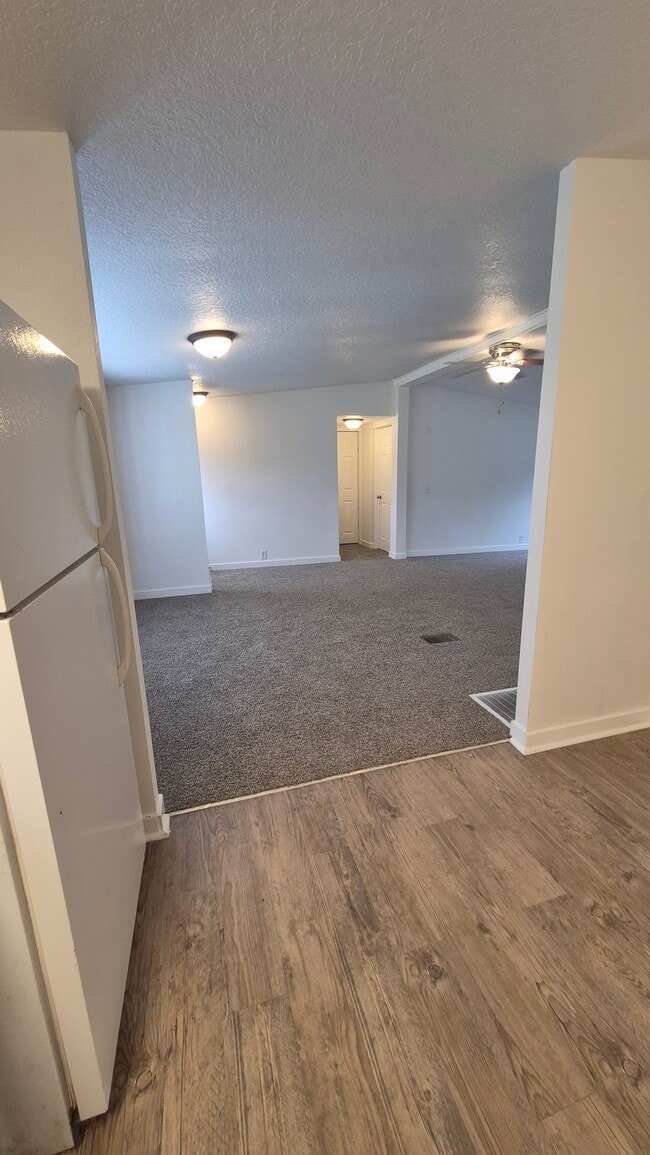 Building Photo - 1-311 Park Ave