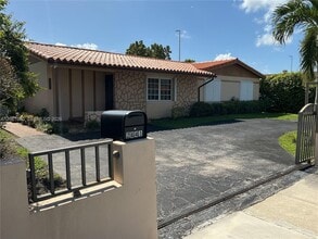 Building Photo - 2641 SW 117th Ct