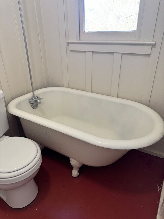 Building Photo - Cozy 2 bed 1 bath in Downtown Carmel minutes away from Carmel Beach