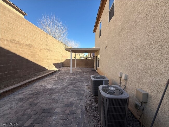 Building Photo - 5568 Jelsma Ave