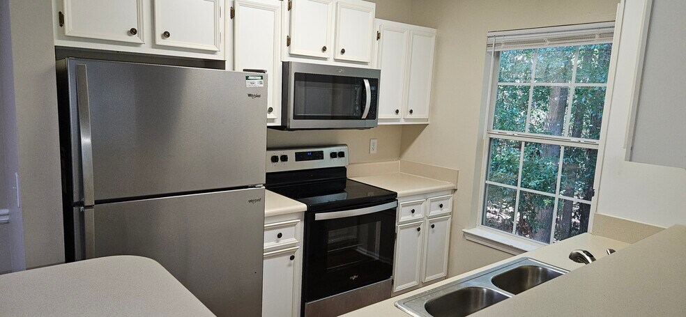 Building Photo - 50 Pebble Beach Cv