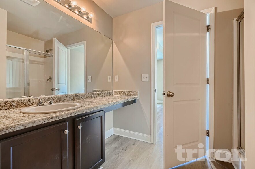 Building Photo - 7170 Fringe Flower Dr