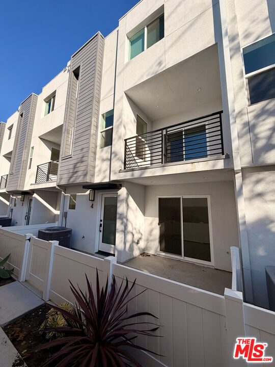 Building Photo - 121 E 223rd St