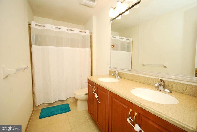 Building Photo - 43 Lockwood Dr