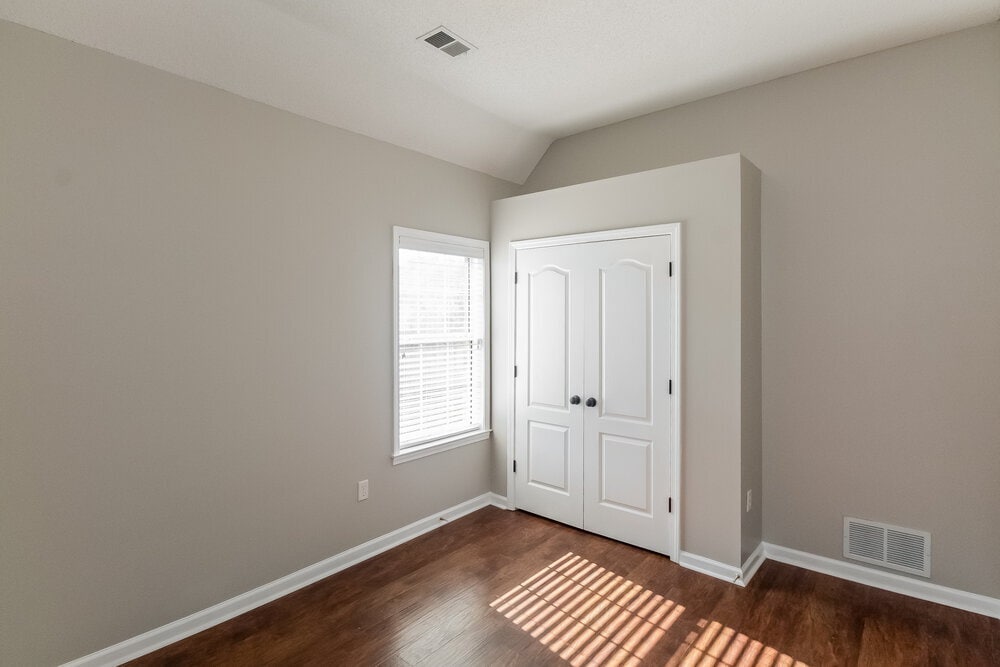 Building Photo - 13106 Sandbourne S