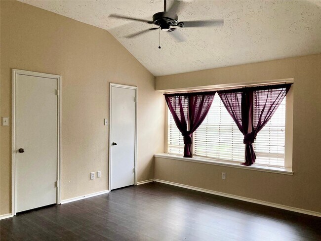 Building Photo - 12319 Fern Meadow Dr