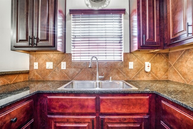 Building Photo - 5935 Turtle Beach Ln