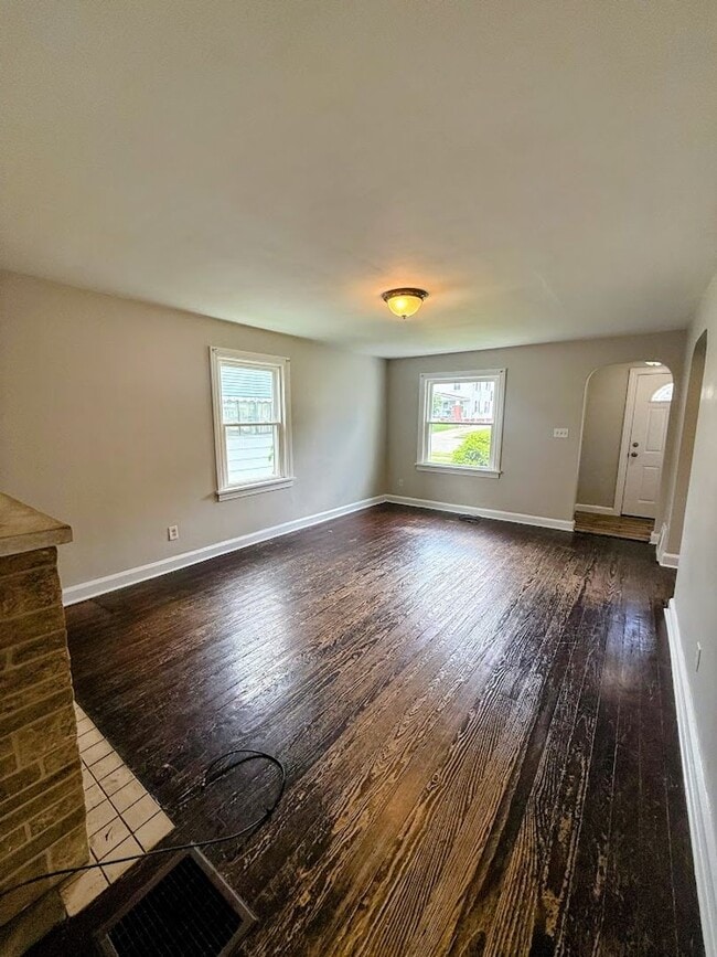 Building Photo - Spacious 2 bedroom with bonus room for rent - Canton NW