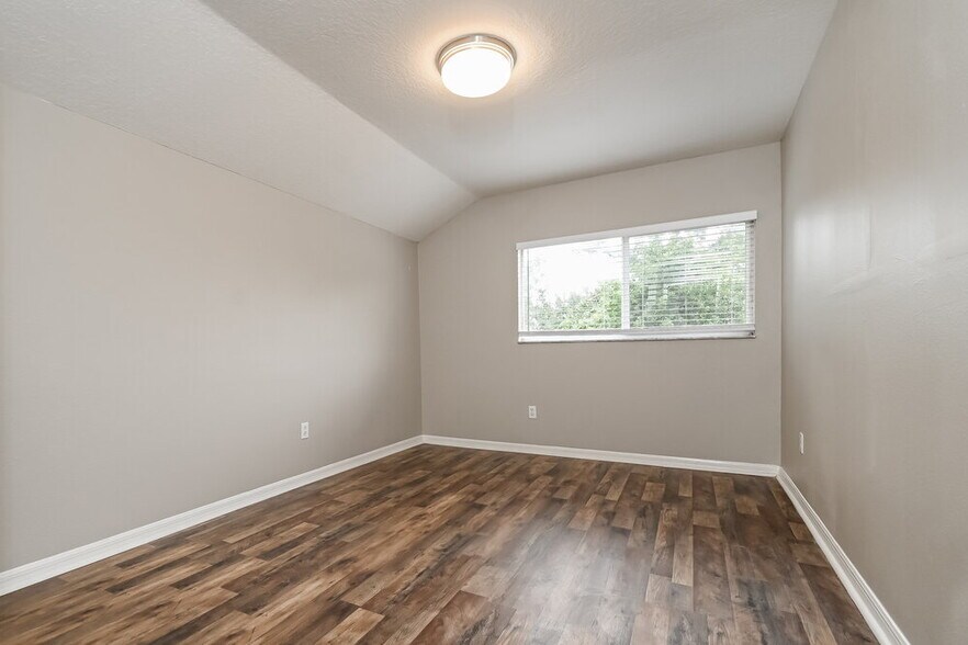 Building Photo - 2149 Brandon Park Cir