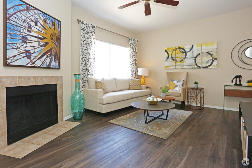 2BR, 2BA - 998 SF - Tresa at Arrowhead