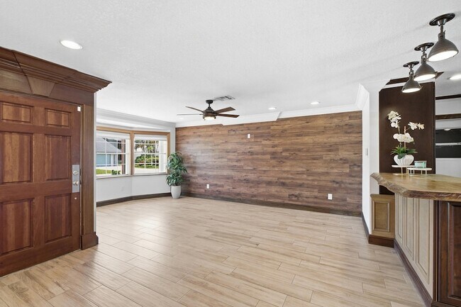 Building Photo - 1603 SW Seagull Way
