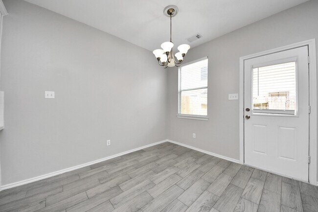 Building Photo - 16850 Brooktondale Ct