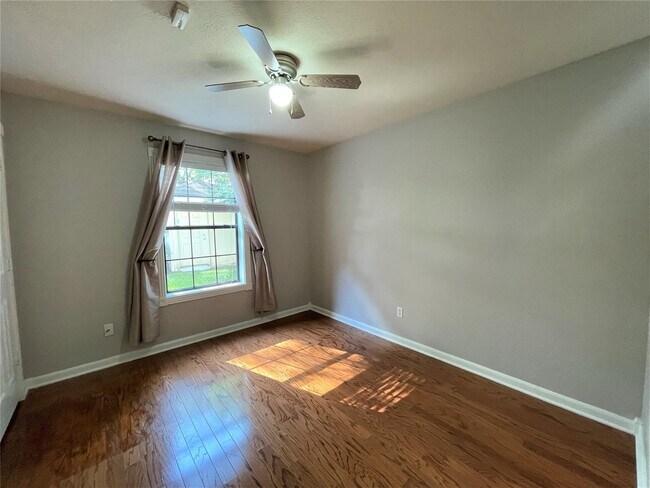 Building Photo - 16002 Speyburn Ct