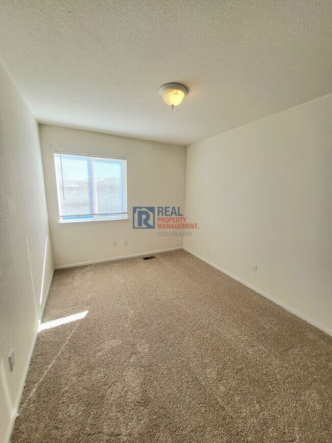 Building Photo - 4759 Waldenwood Dr