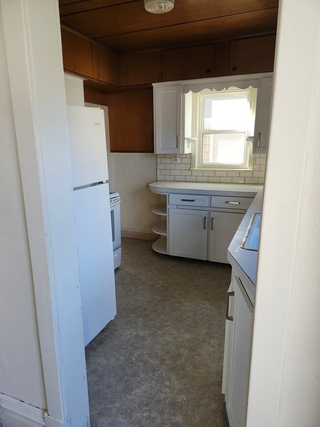 Building Photo - 819 Hawthorne Ave