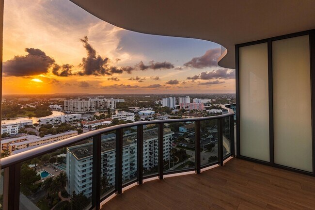 Building Photo - 900 N Ocean Blvd