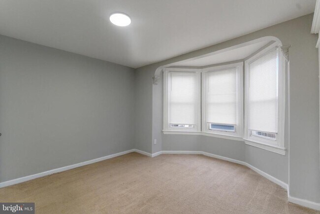 Building Photo - 3739 N Franklin St