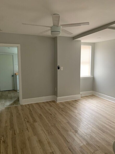 Building Photo - 5959 N Beechwood St